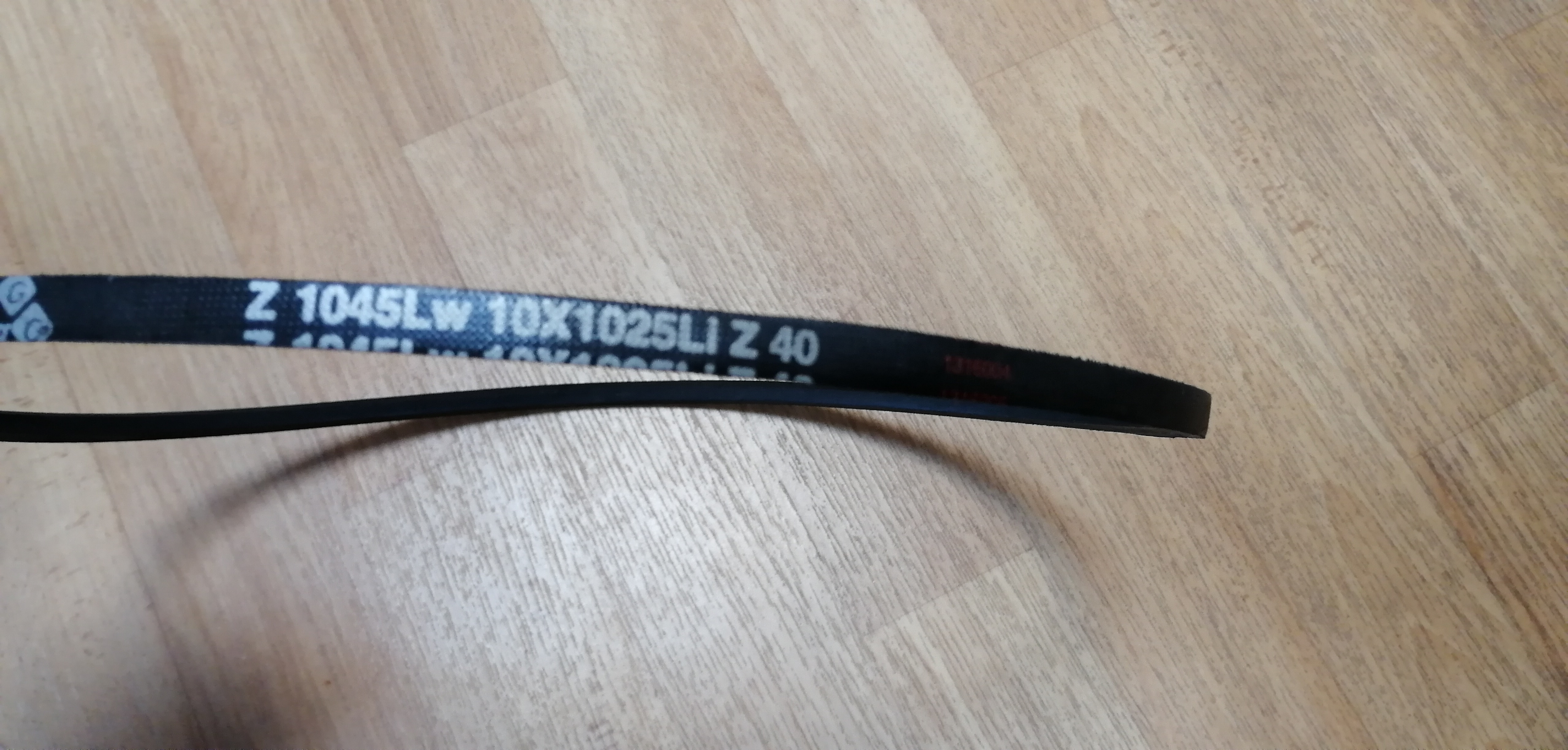 Klínový řemen.1045mm, w.10mm