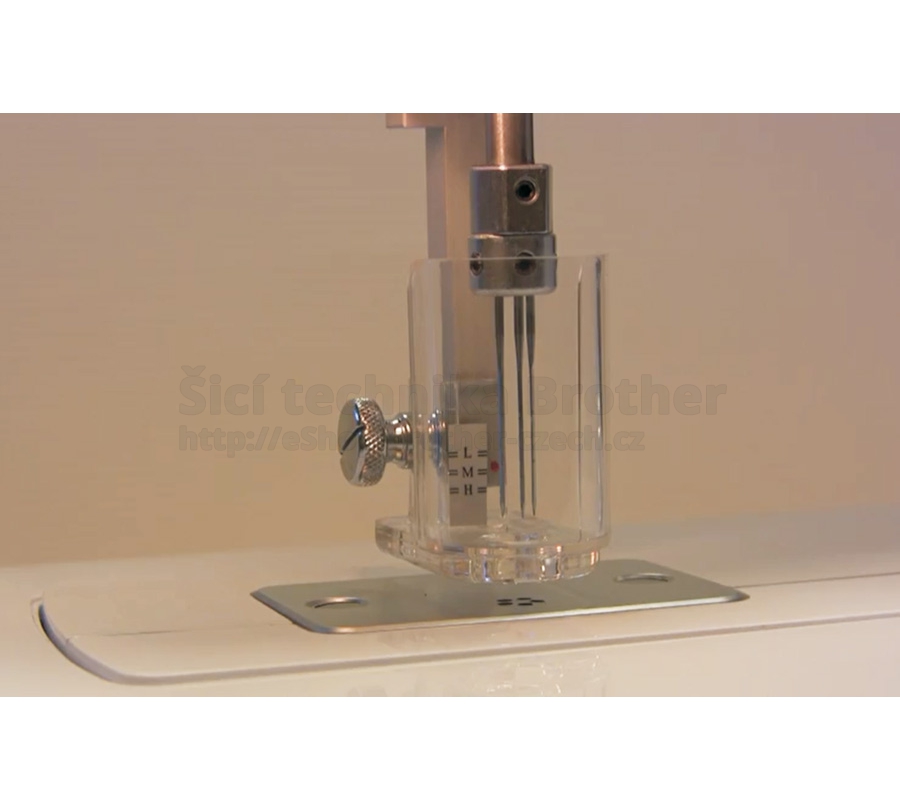 zatkávací stroj Merrylock - SP1100