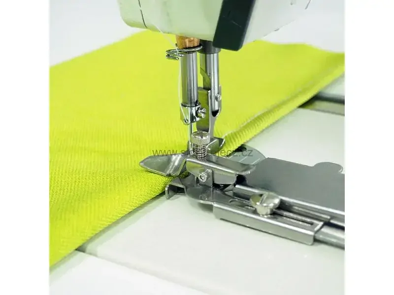 Univerzální magnetický vodič pro šicí stroje EGMG