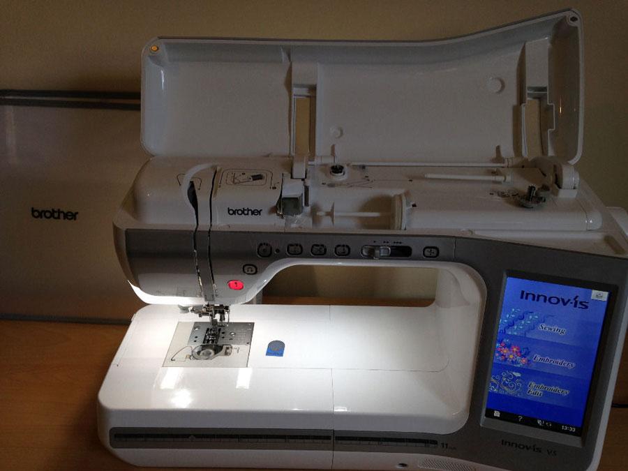 šicí a vyšívací stroj Brother V5 LE
