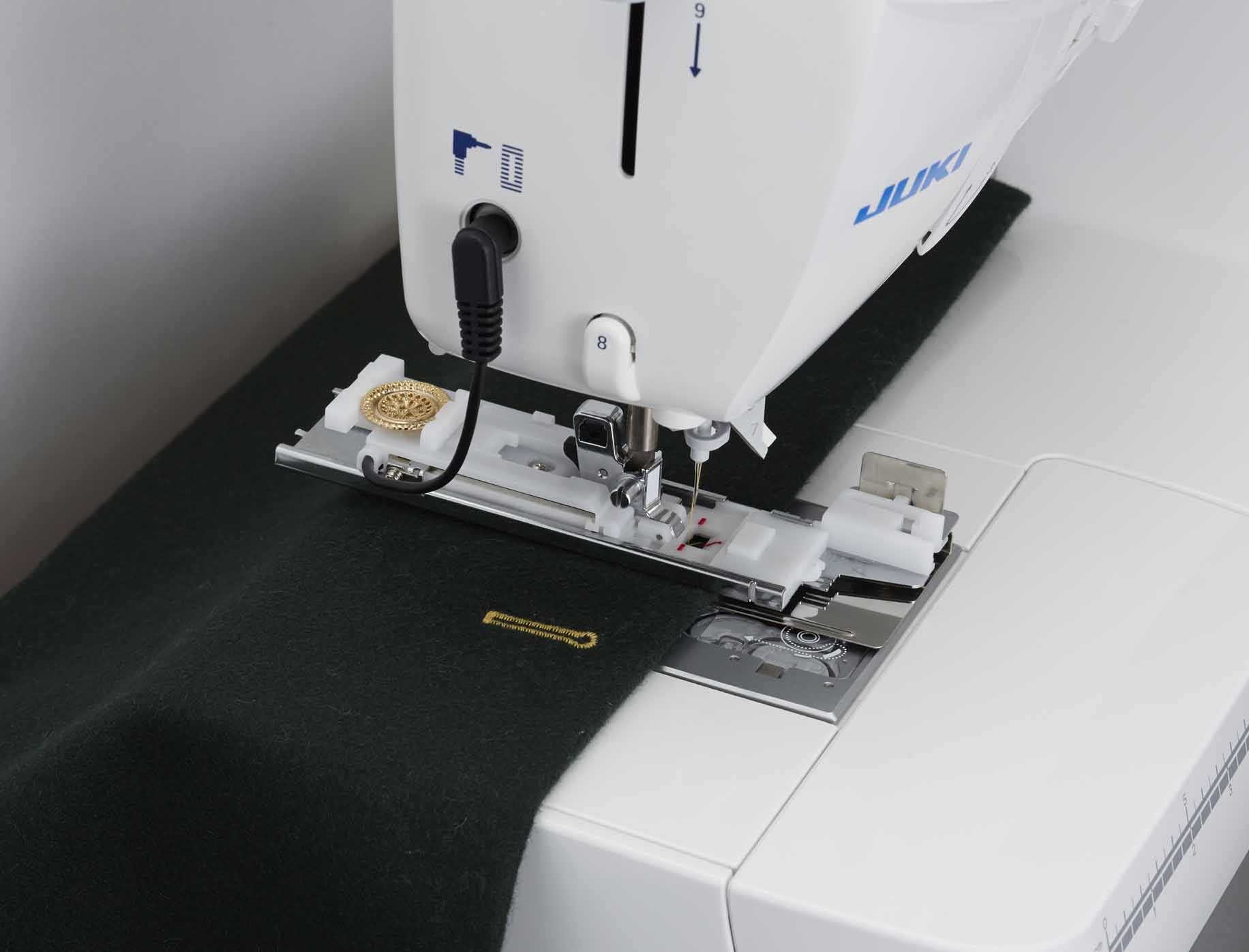 šicí stroj JUKI HZL- DX 7
